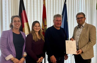 Foto Harry Schnabel und Bürgermeister 